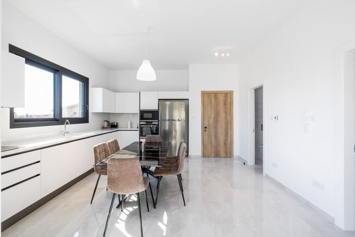 Image No.9-Appartement de 3 chambres à vendre à Mouttagiaka