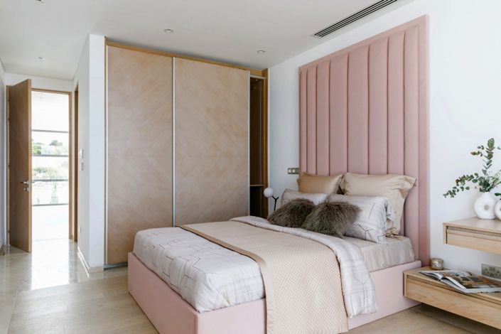 Image No.14-4 Bed House for sale