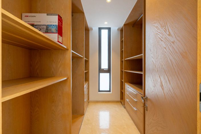 Image No.19-4 Bed House for sale