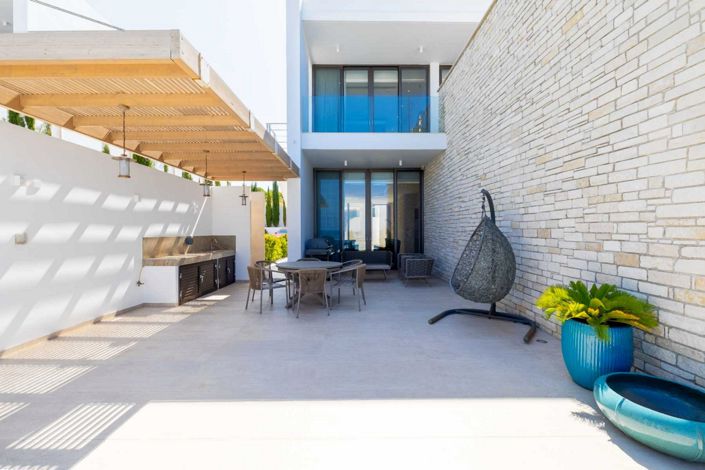 Image No.27-4 Bed House for sale