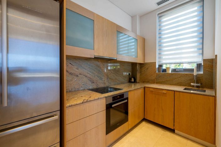 Image No.9-4 Bed House for sale