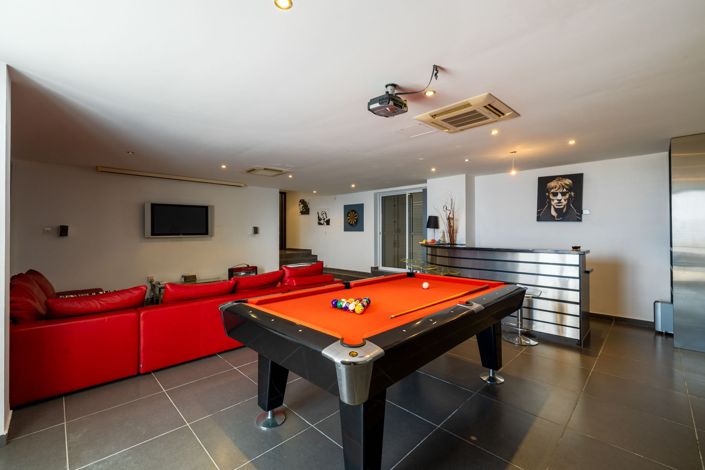 Image No.10-6 Bed House for sale