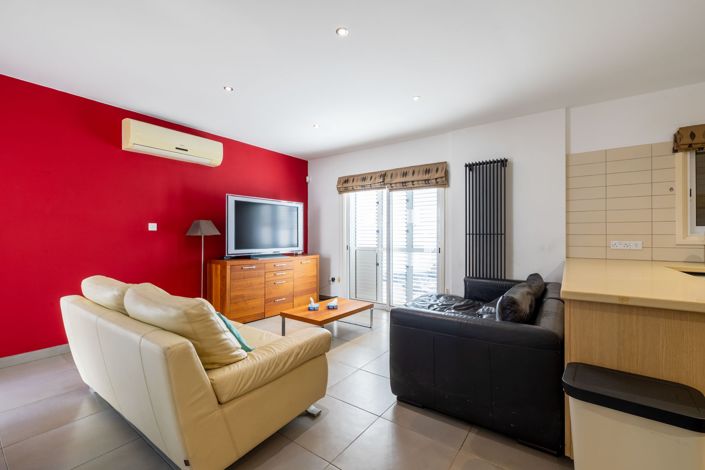 Image No.14-6 Bed House for sale