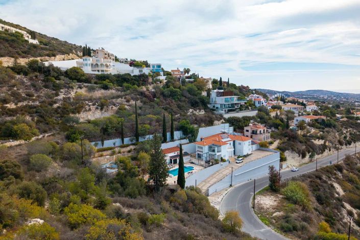 Image No.30-6 Bed House for sale