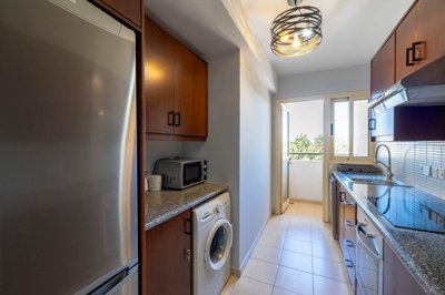 f8077023-bfe6-428e-9196-fb0b13dc176d