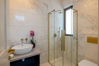 f2ce6010-a7ac-434c-940d-968bba4a774f