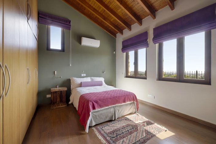 Image No.16-5 Bed House for sale