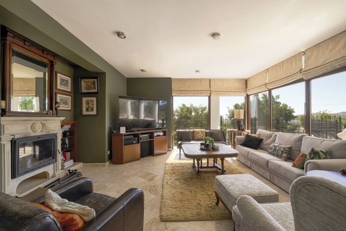 Image No.2-5 Bed House for sale