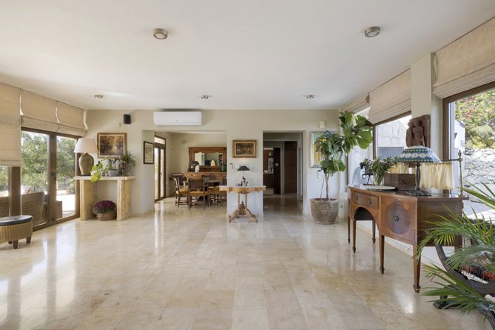 Image No.4-5 Bed House for sale