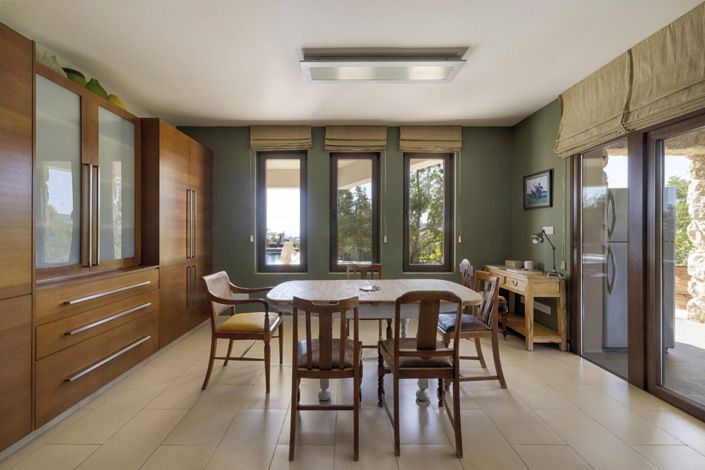 Image No.6-5 Bed House for sale