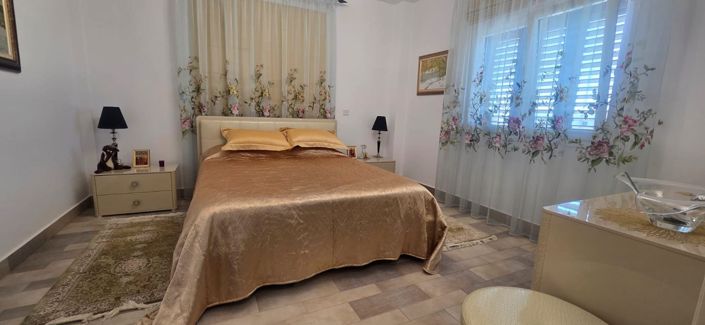 Image No.10-4 Bed House for sale