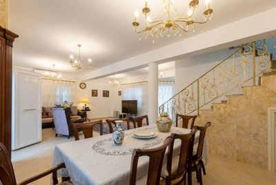 d1fc6aac-3f02-4ffd-b59a-b5b4c011c395