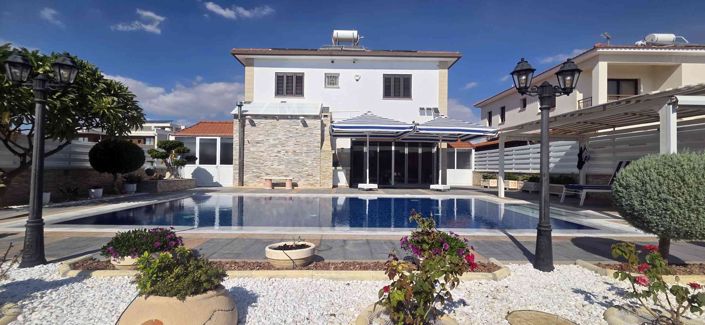 Image No.2-4 Bed House for sale