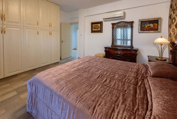 Image No.23-4 Bed House for sale