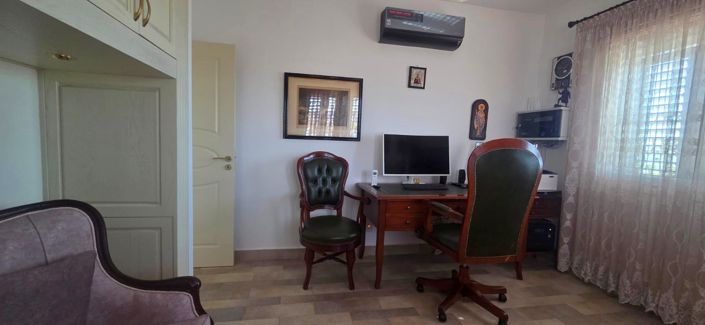 Image No.6-4 Bed House for sale