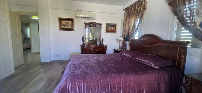 Image No.7-4 Bed House for sale