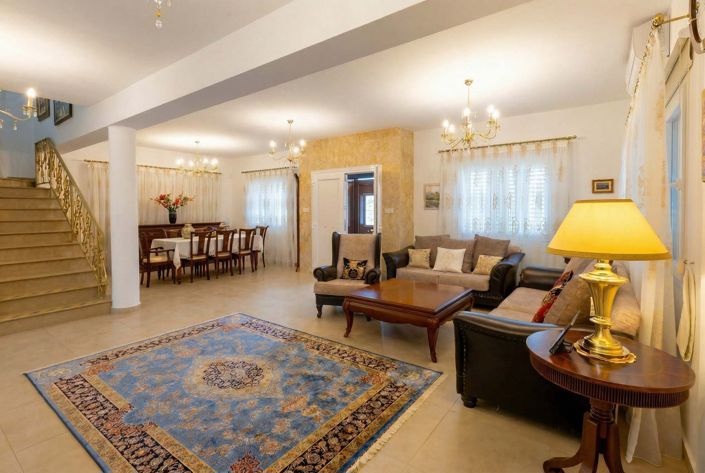 Image No.8-4 Bed House for sale