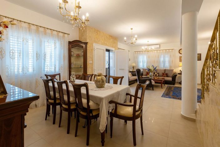 Image No.9-4 Bed House for sale