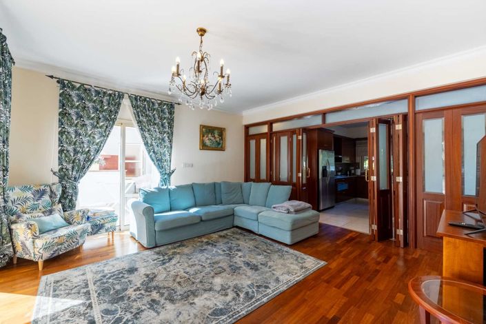 Image No.12-5 Bed House for sale