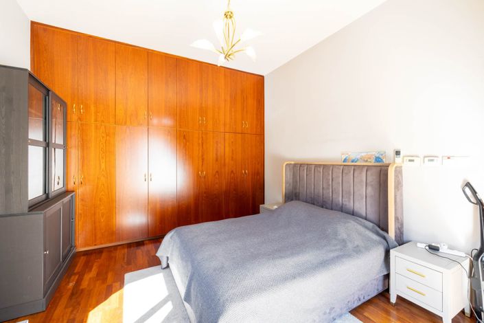 Image No.13-5 Bed House for sale