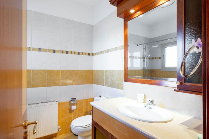 Image No.14-5 Bed House for sale