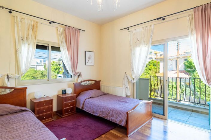 Image No.16-5 Bed House for sale