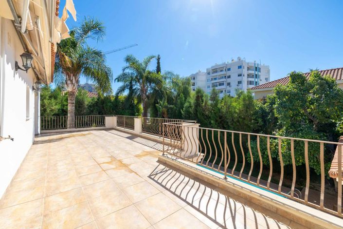 Image No.17-5 Bed House for sale