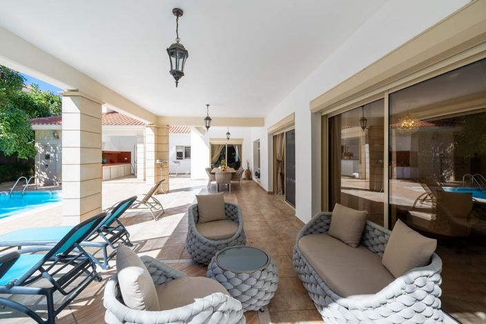 Image No.19-5 Bed House for sale