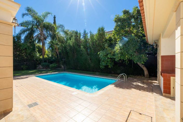 Image No.25-5 Bed House for sale