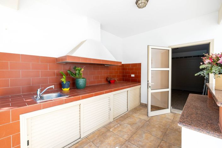 Image No.26-5 Bed House for sale