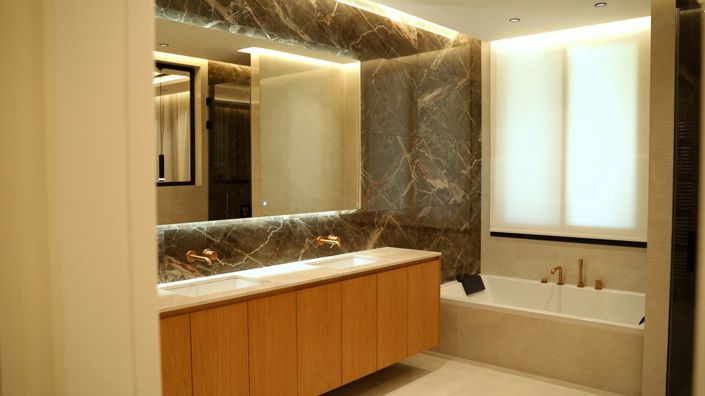 Image No.18-6 Bed House for sale