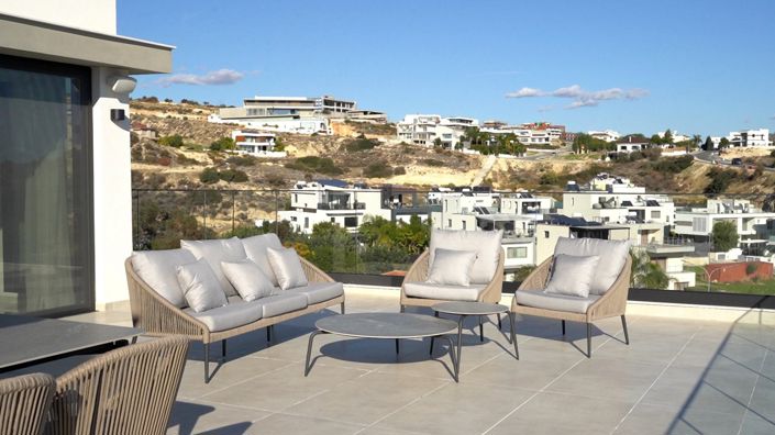 Image No.24-6 Bed House for sale