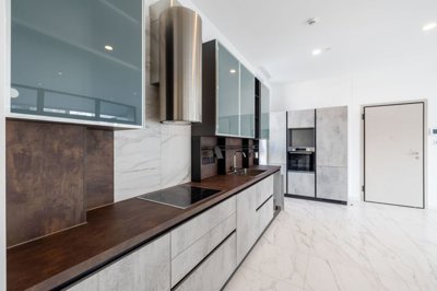 b365c4c6-935d-4252-8c09-dc5265bdb1ae