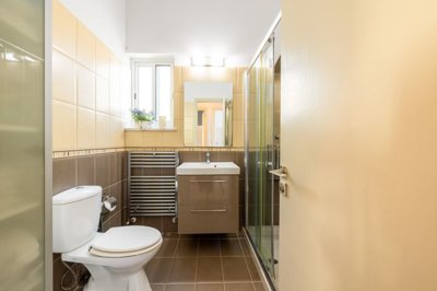 c9dda786-5900-402d-981a-abc15caa7bd2