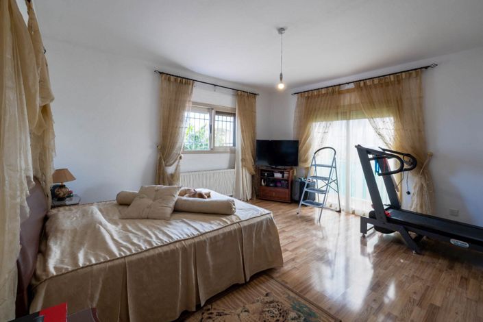 Image No.19-5 Bed House for sale