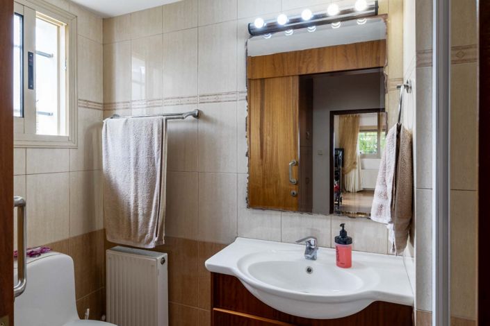 Image No.22-5 Bed House for sale