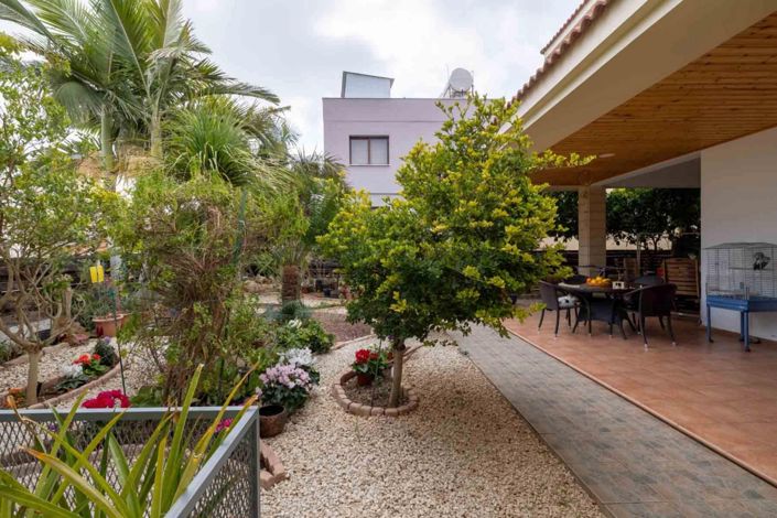 Image No.25-5 Bed House for sale