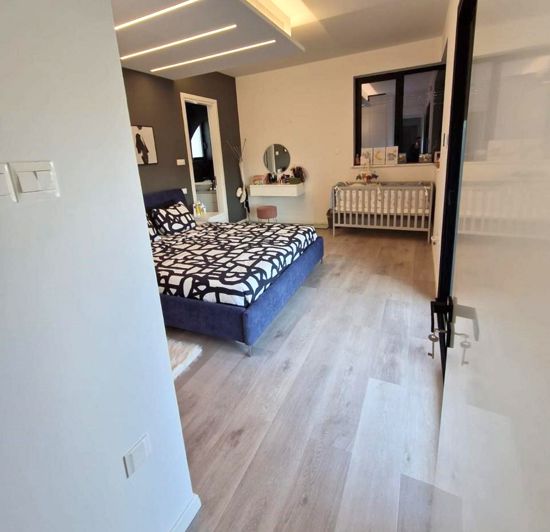 Image No.13-5 Bed House for sale