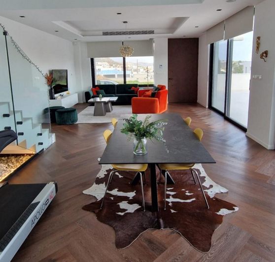 Image No.2-5 Bed House for sale