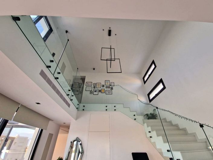 Image No.5-5 Bed House for sale