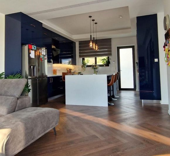 Image No.8-5 Bed House for sale