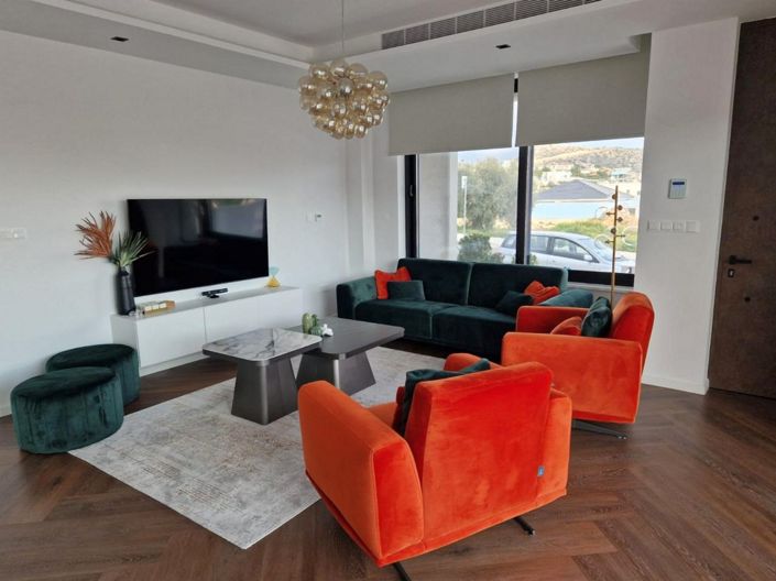 Image No.9-5 Bed House for sale