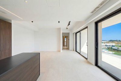 e48c7176-4e2a-4238-857a-3e8102818842