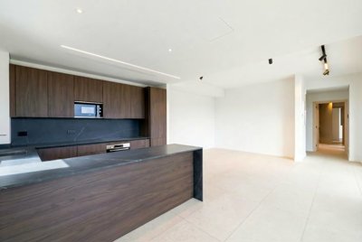 96fbf410-2356-4e33-a923-6399ab87a567