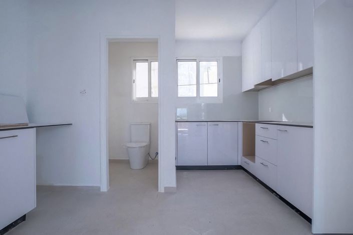 Image No.4-2 Bed House for sale