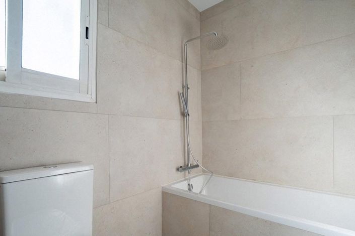 Image No.6-2 Bed House for sale