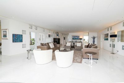 2f336a6e-cbee-454d-b56a-a8052a10b7e0