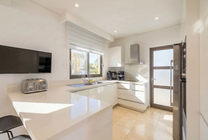 Image No.11-4 Bed House for sale