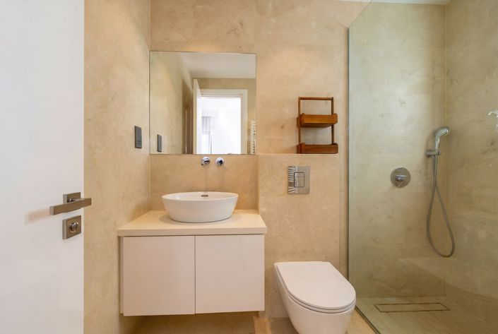 Image No.14-4 Bed House for sale