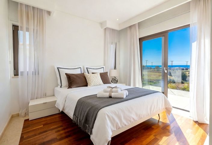 Image No.16-4 Bed House for sale